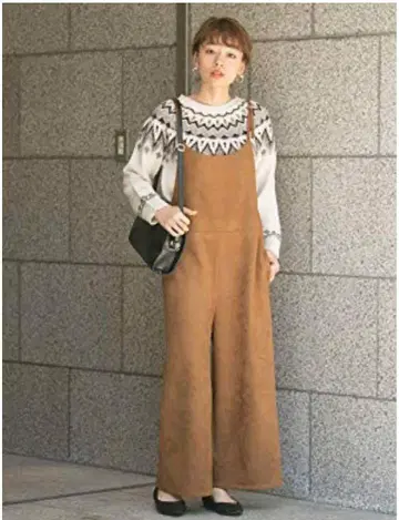 어반 리서치 서니 라벨 살로펫 카멜