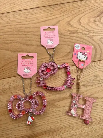 [레어] 희귀 산리오 헬로키티 반짝반짝 키링 3개 세트