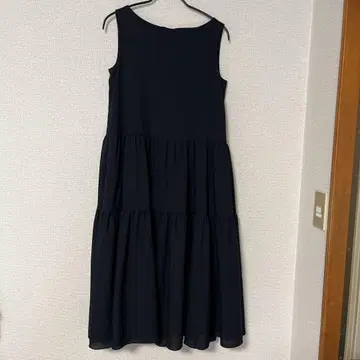 폭시 뉴욕 블랙 슬리브리스 티어드 원피스