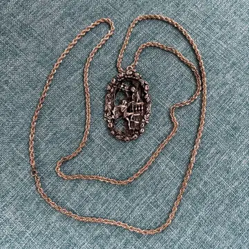 PEWTER MEDALLION NECKLACE 빈티지 앤티크