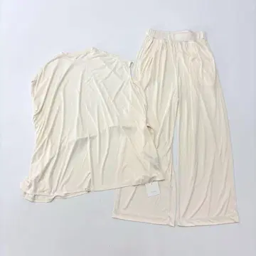25ss 2025 새상품 CHIGNON 세트 업 티셔츠 팬츠