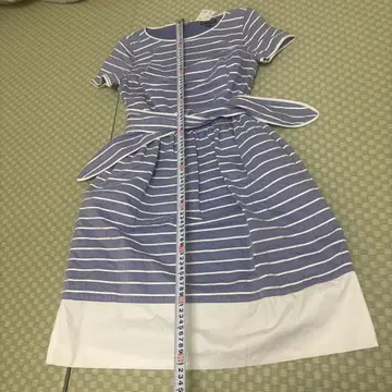 파랑과 하양 스트라이프 반팔 원피스