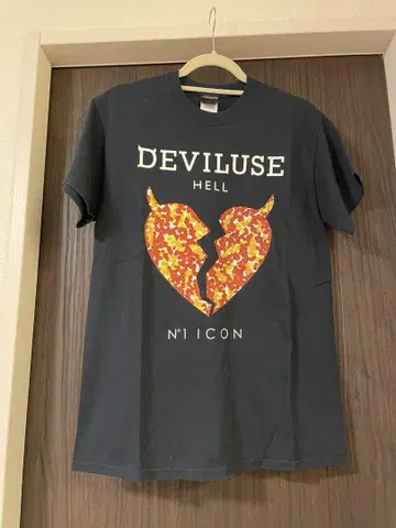 Deviluse T셔츠