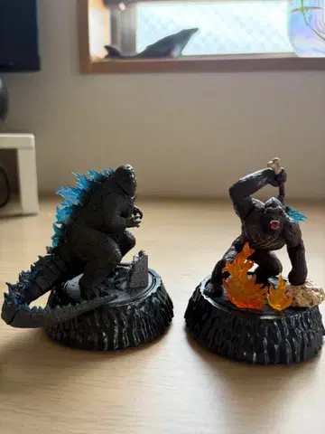 고질라와 킹콩 피규어 세트