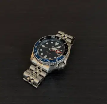 세이코 5 스포츠 GMT 자동 와인딩, 수동 와인딩 SKX 스포츠 스타일