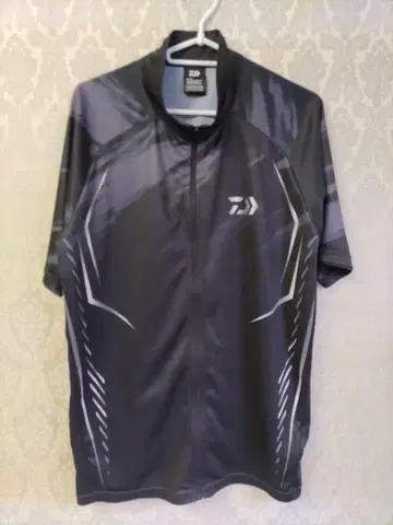 다이와 반팔 낚시 셔츠 L 사이즈 블랙
