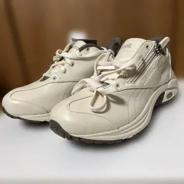 Reebok DMX MAX 가죽 스니커즈 22.5