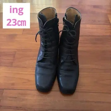 잉그 레이스업 부츠 블랙 가죽