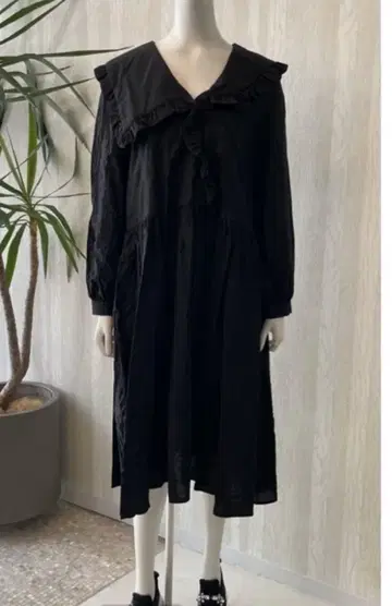 새상품급 폴린느브로 블랙 원피스
