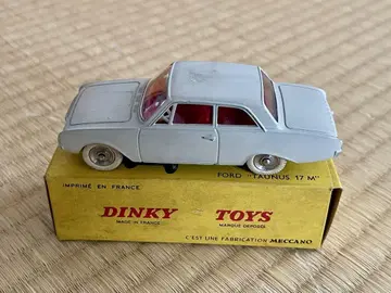 Dinky Toys 포드 타우누스 17 M 미니카