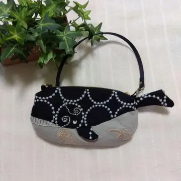 고래 파우치 미나 페르호넨 탬버린