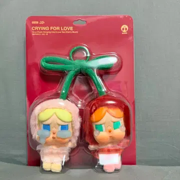 POPMART CRYBABY 체리 봉제 인형 펜던트