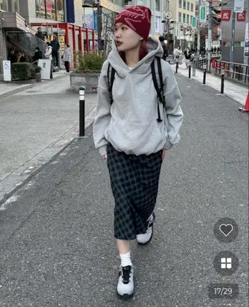후프 체크 미디엄 스커트