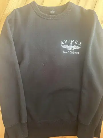 AVIREX 블랙 크루넥 맨투맨