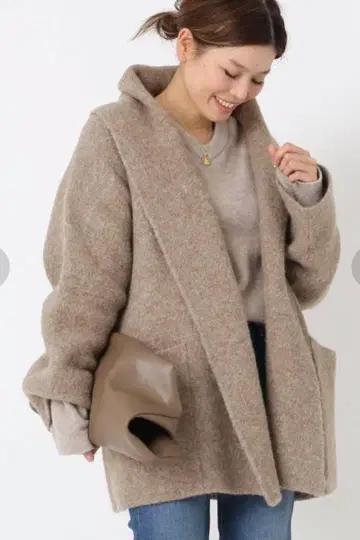 로렌 마누지안 쇼트 후디 가운