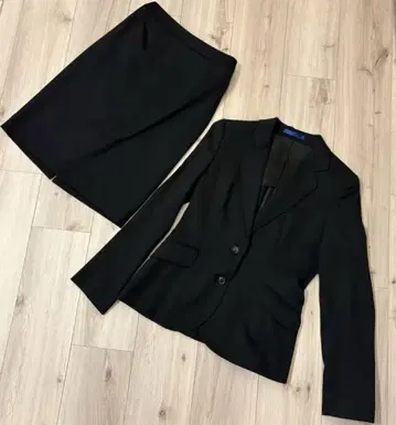 블랙 정장 세트 (자켓, 스커트)