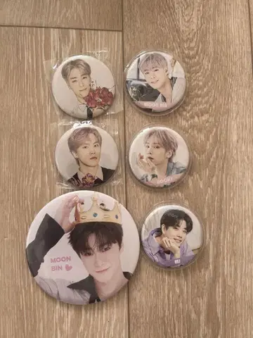 MOON BIN 핀 배지 세트