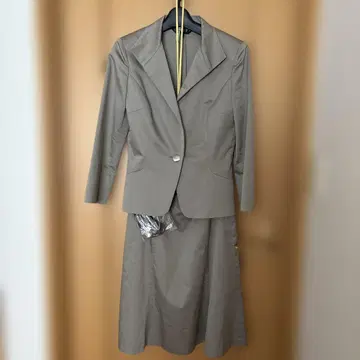 언타이틀 수트