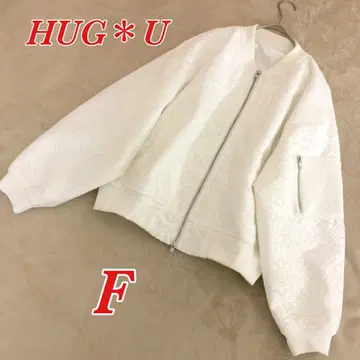 [ 이번 시즌 머스트 ] HUG.U 화이트 F 봄버 자켓 루즈핏 실루엣