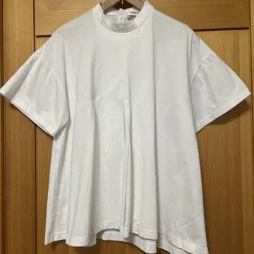 엔폴드 5부 소매 화이트