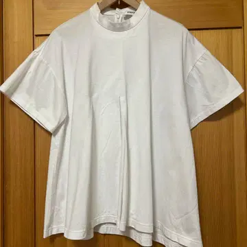 엔폴드 5부 소매 화이트