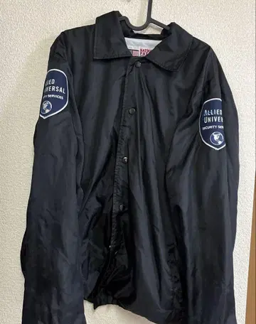 Allied Universal 보안 점퍼 블랙