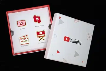 YouTube 핀 배지 굿즈