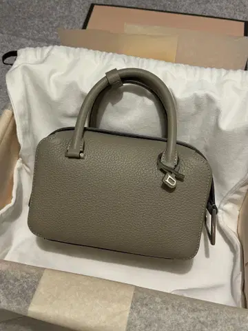 새상품급 delvaux 쿨 박스 미니 아이보리