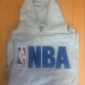 귀중한 NBA 후드티, 스트릿 패션으로 완성