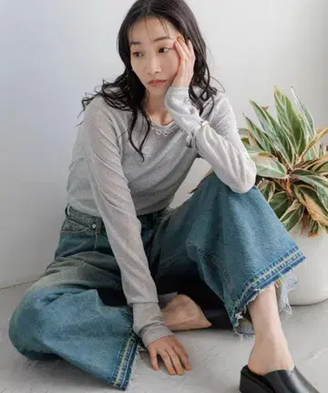 lowrys farm 라메 크루 롱 슬리브 2025