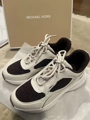[ 미사용 새상품 ] MICHAEL KORS 스니커즈 화이트/다크 브라운