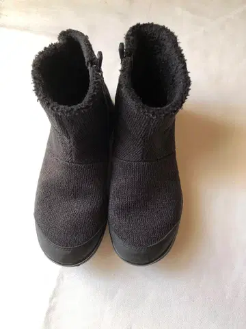 Reebok EASYTONE 블랙 숏부츠