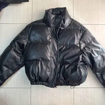 SHEIN 블랙 합성 피혁 숏 다운 자켓