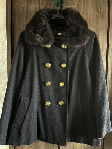 울 블랙 더블 브레스트 판초