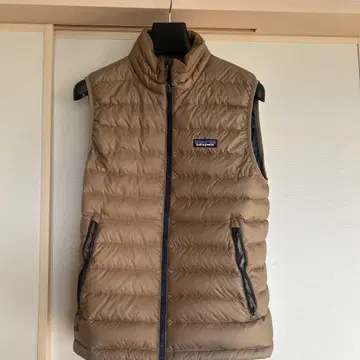 patagonia 베이지 다운 베스트 S