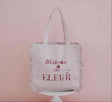 메종 드 플뢰르 딸기 신문 프릴 토트백