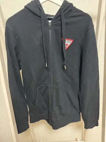 GUESS 블랙 후드티 집업