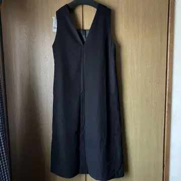 새상품 글로벌 워크 블랙 슬리브리스 롱 원피스 F