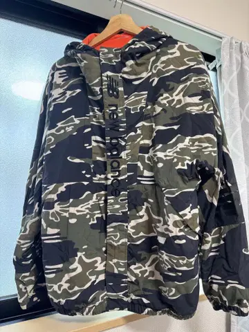 뉴발란스 카모 패턴 후드 부착 마운틴 후드티