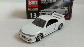 토미카 프리미엄 스카이라인 GT-R BCNR33