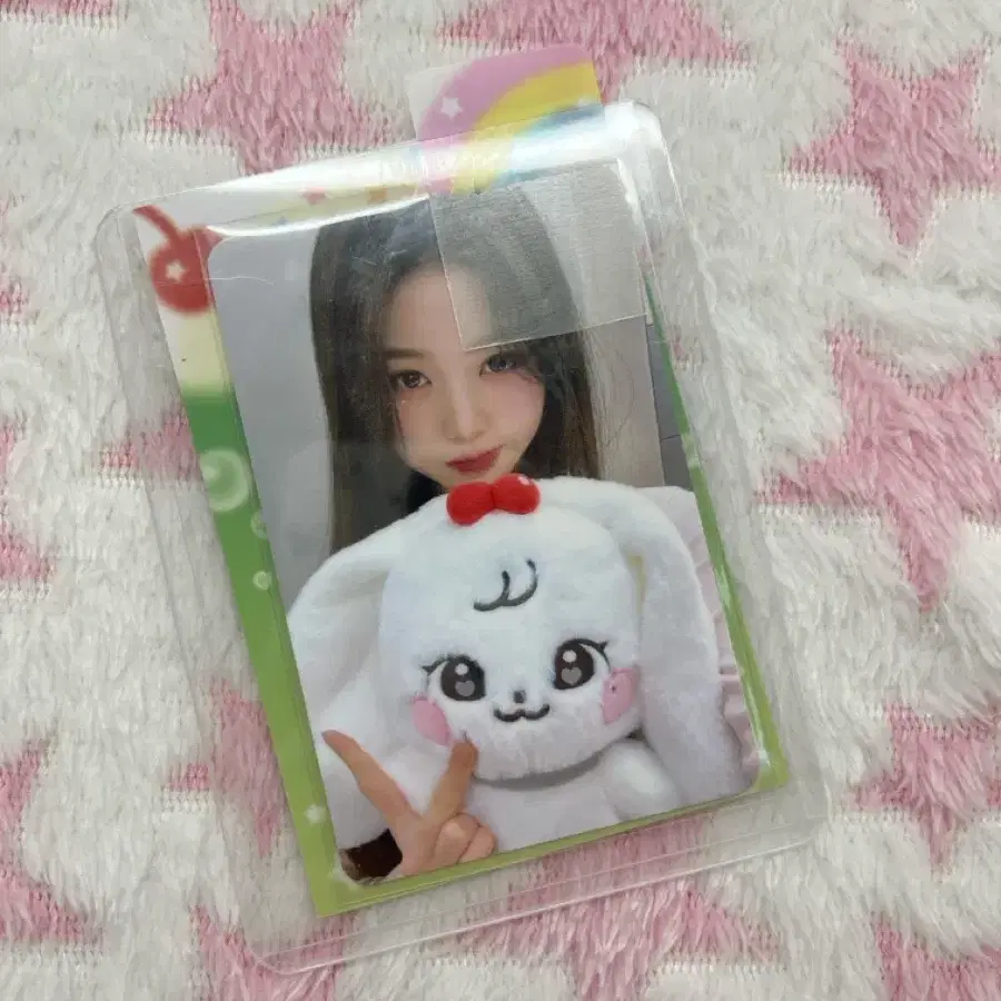 Ive minive pop up store poca Leeseo Wonyoung Gaeul Liz star blanket