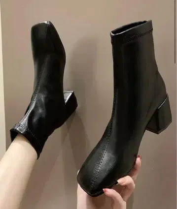 블랙 슬림핏 부츠