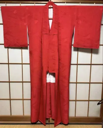 문장 기모노 (다키카시와 문양)