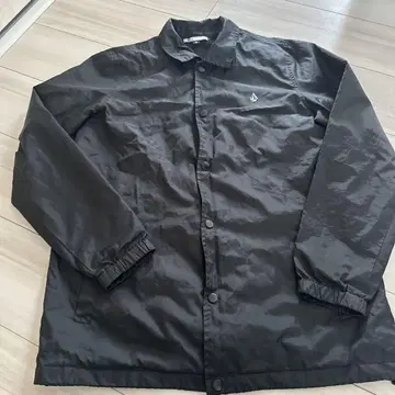 Volcom 블랙 나일론 자켓 S
