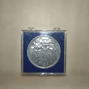 디즈니랜드 25주년 기념 메달