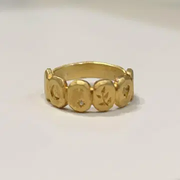 골드 모티브 반지