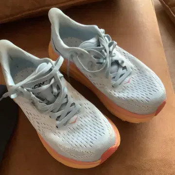 호카 클리프톤 러닝화 24cm