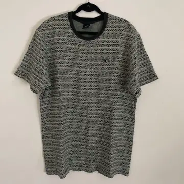HUF 기하학 패턴 T셔츠 그레이 계열