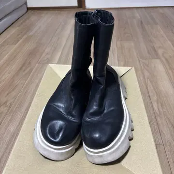 블랙 가죽 통굽 하이컷 부츠 w closet