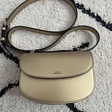 A.P.C 숄더백